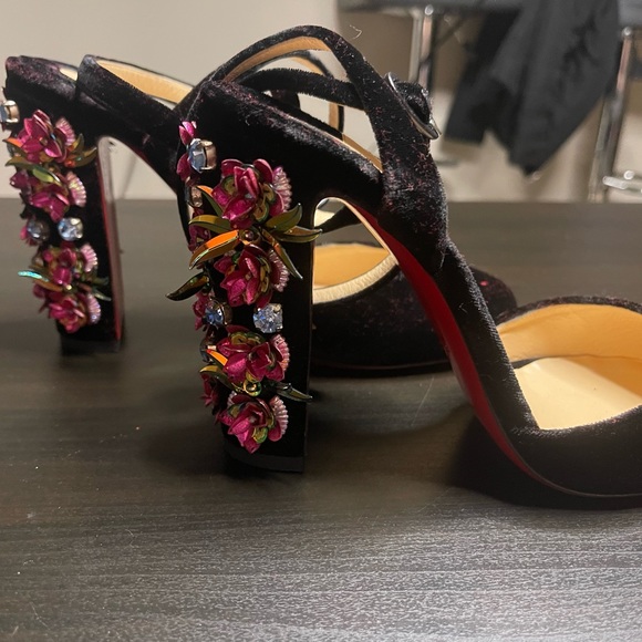 Floral Christian Louboutin - Picture 2 of 5